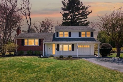 137 Robert Rd, Dedham, MA, 02026-5715 | Card Image