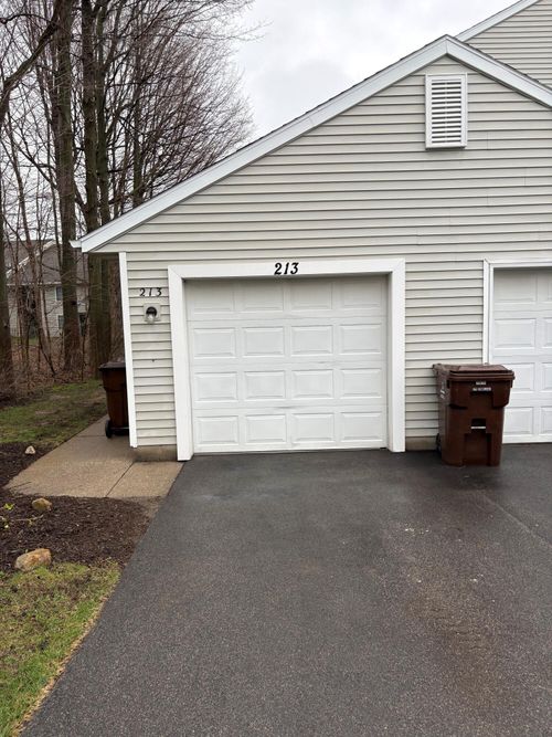 21-213 Hunters Ln Ne, Rockford, MI, 49341-1355 | Card Image