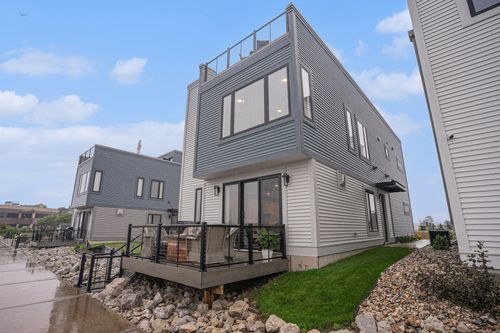 266 Viridian Shores Dr, Muskegon, MI, 49440-1028 | Card Image