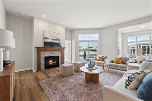 880 S Verona Cir, GRAFTON, WI, 53024-1264 | Card Image