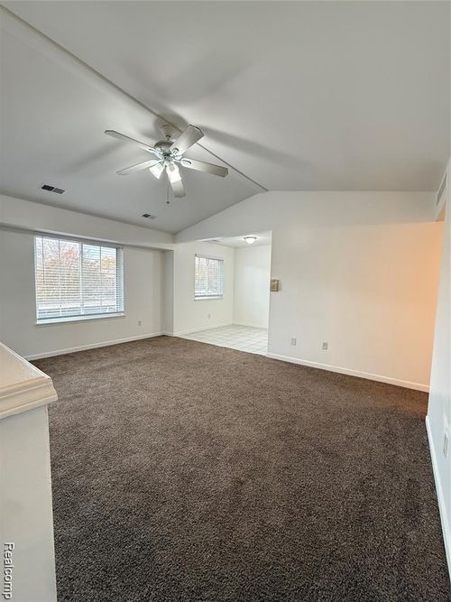 4-31844 Kelly Rd, Roseville, MI, 48066-1205 | Card Image