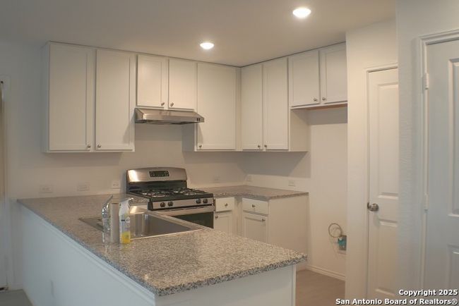 7119 Satellite Way, House other with 3 bedrooms, 2 bathrooms and null parking in San Antonio TX | Image 6