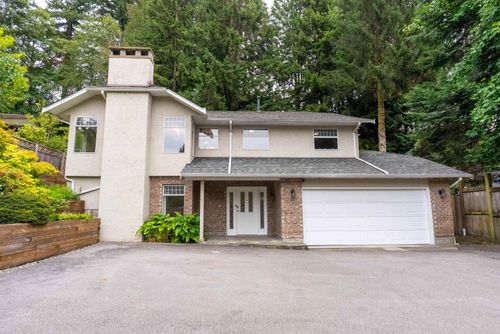 3595 Wellington Cres, North Vancouver, BC, V7R3B3 | Card Image