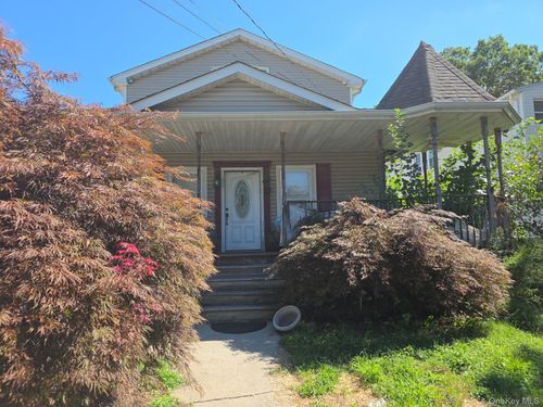 178 S 15th Street, Babylon, NY, 11757 | Card Image
