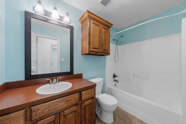 708 Sapphire Blvd, House other with 4 bedrooms, 2 bathrooms and null parking in Hewitt TX | Image 16