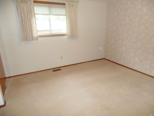 370 Shyla Ln, House other with 3 bedrooms, 2 bathrooms and null parking in Bloomfield IN | Image 10