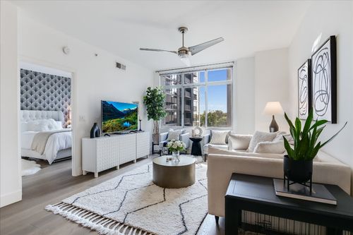 apt-617-54 Rainey St, Austin, TX, 78701-4392 | Card Image