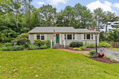 57 Maquan St, Hanson, MA, 02341-1714 | Card Image