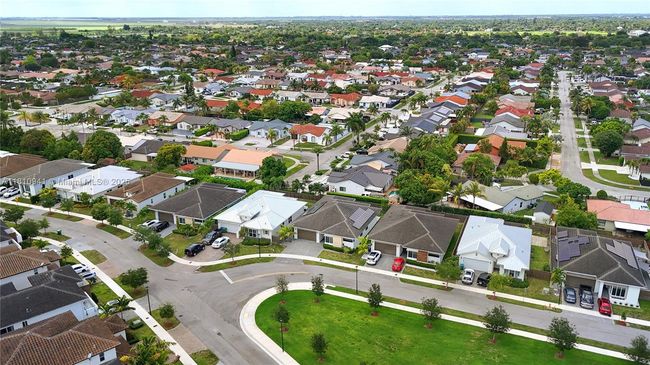 15037 Sw 174 Th St, House other with 4 bedrooms, 4 bathrooms and null parking in Miami FL | Image 42