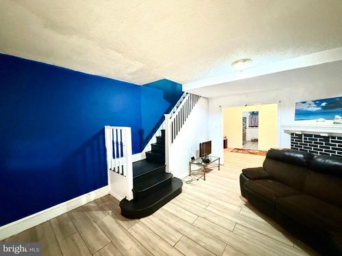 5230 N Warnock St, PHILADELPHIA, PA, 19141-4026 | Card Image