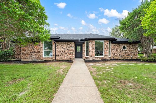 425 Marseille Dr, Hurst, TX, 76054-2247 | Card Image