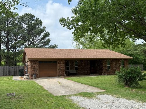 226 Quinn, Ardmore, OK, 73401 | Card Image