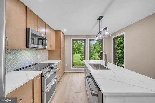 1806 N Shore Ct, RESTON, VA, 20190-4826 | Card Image