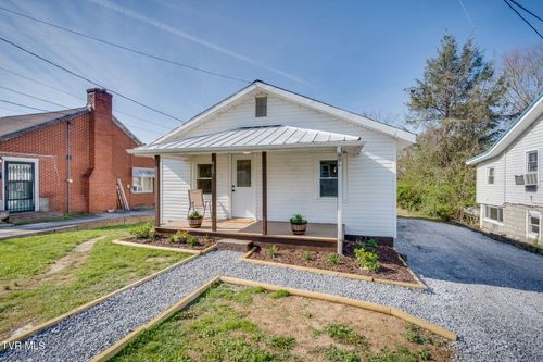 907 Hopson St, Johnson City, TN, 37601-2831 | Card Image