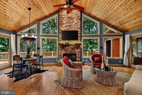 457 E Catoctin Dr, ROSELAND, VA, 22967-8078 | Card Image