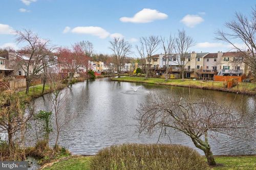 7108 Lake Cove Dr, ALEXANDRIA, VA, 22315-4221 | Card Image