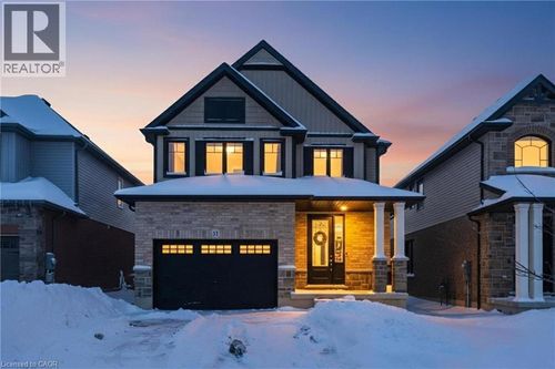 31 Miranda Path, Elmira, ON, N3B0A1 | Card Image