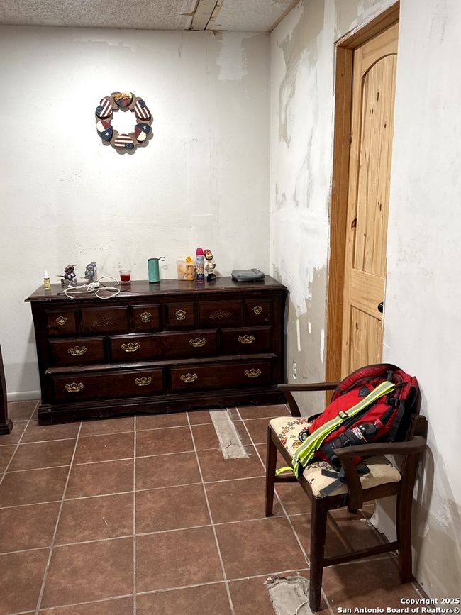 713 Boone St, House other with 2 bedrooms, 2 bathrooms and null parking in Uvalde TX | Image 21