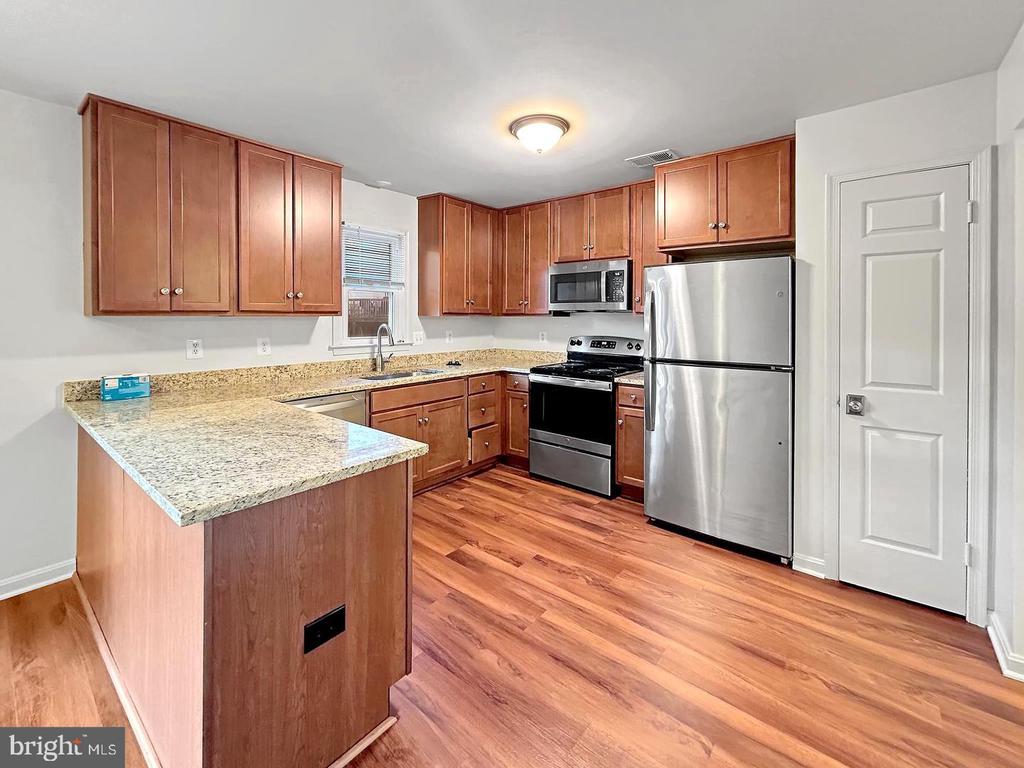 Residential Lease in ALEXANDRIA 4