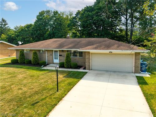 5139 Evergreen Dr, North Olmsted, OH, 44070-3075 | Card Image