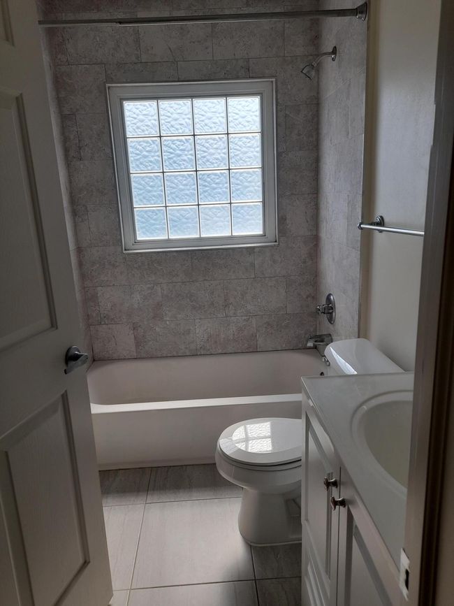 5812 Acorn Ln, Condo with 2 bedrooms, 2 bathrooms and null parking in Sterling Heights MI | Image 22