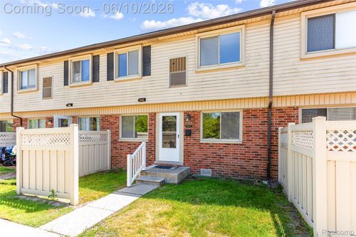 24973 Mayfair St, Flat Rock, MI, 48134-2707 | Card Image