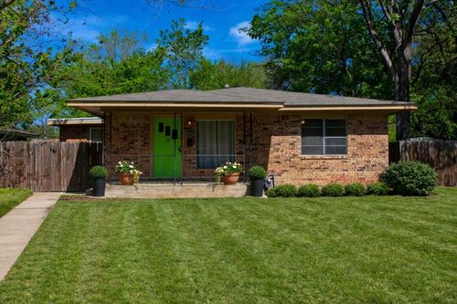 606 Wheelock St, Hearne, TX, 77859-3032 | Card Image
