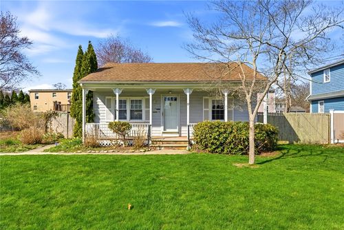 19 Opechee Dr, Bristol, RI, 02809-4926 | Card Image