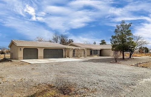 3721 Twilight Ave, Pahrump, NV, 89048-6352 | Card Image