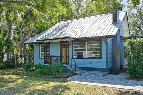 2408 Hillview St, Sarasota, FL, 34239-3033 | Card Image