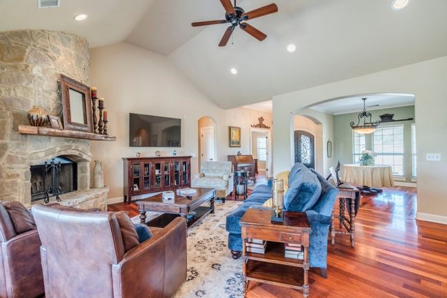 421 Huck Finn Trl, House other with 4 bedrooms, 3 bathrooms and 5 parking in Dripping Springs TX | Image 7