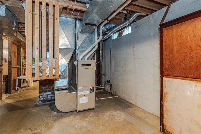 27-Utility Room with High Efficiency Furnace | Image 27