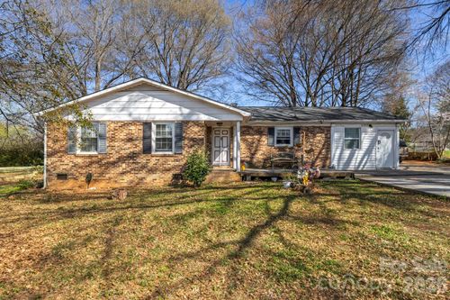 4209 Heatherstone Dr, Gastonia, NC, 28056-7022 | Card Image
