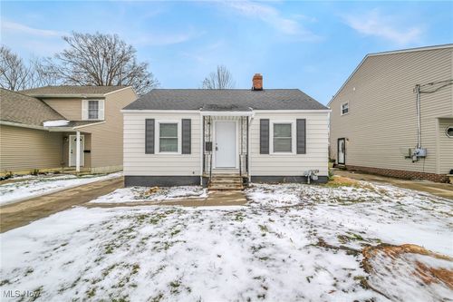 1677 Mapledale Rd, Wickliffe, OH, 44092-1067 | Card Image
