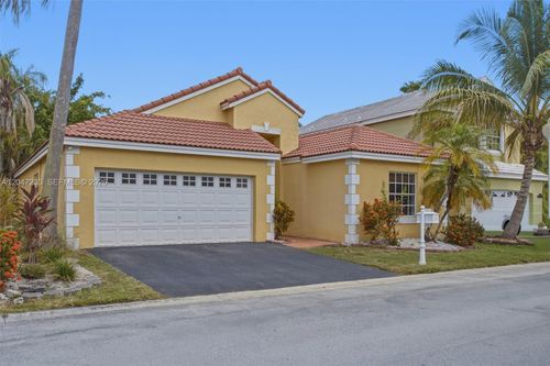 411 Bermuda Springs Dr, Weston, FL, 33326-2967 | Card Image