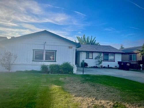 2113 S Court St, Visalia, CA, 93277-5429 | Card Image