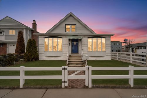 100 160th Ave, Howard Beach, NY, 11414 | Card Image