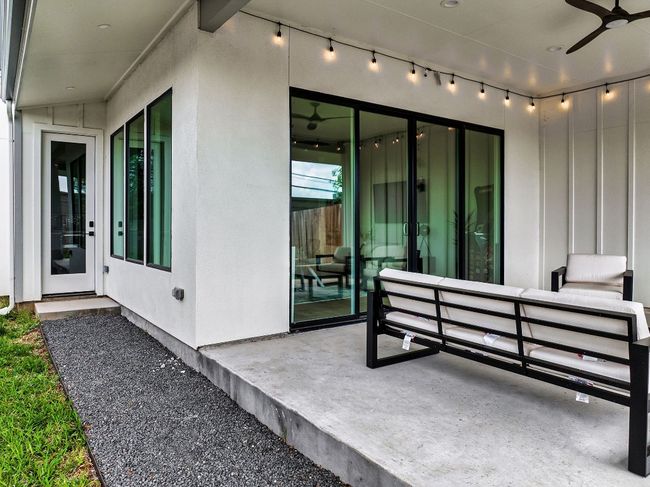 B - 8003 Gault St, Condo with 3 bedrooms, 4 bathrooms and 2 parking in Austin TX | Image 5