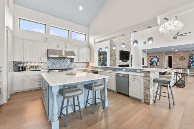 1300 Sparrow Ln, House other with 5 bedrooms, 6 bathrooms and null parking in Austin TX | Image 31