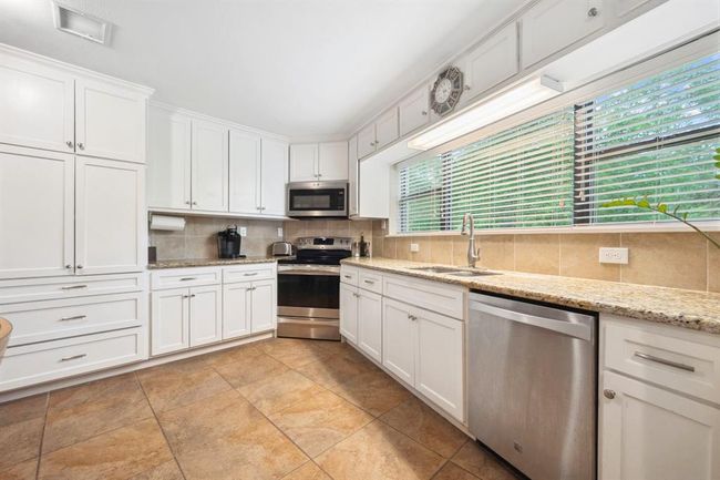 19803 Belle Way Dr, House other with 3 bedrooms, 2 bathrooms and 4 parking in Humble TX | Image 5