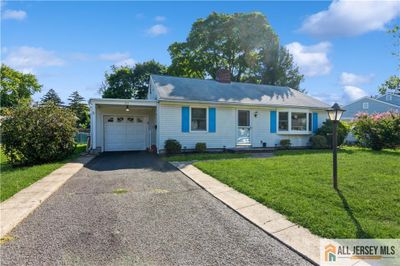 30 Lynn Avenue, House other with 3 bedrooms, 1 bathrooms and null parking in Middlesex NJ | Image 2