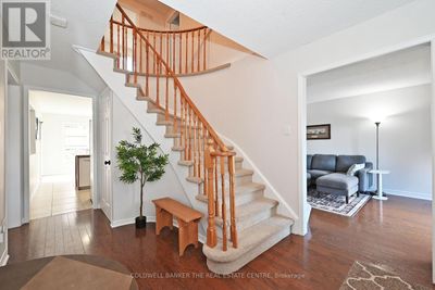 362 Jack Rettie Crt, House other with 4 bedrooms, 3 bathrooms and 6 parking in Newmarket ON | Image 3