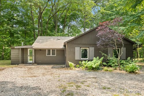 5820 Verta Dr Ne, Belmont, MI, 49306-9753 | Card Image