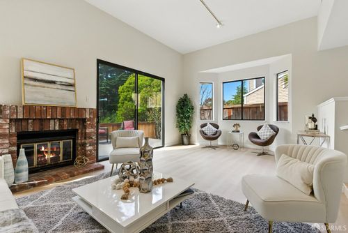 91 Crown Cir, South San Francisco, CA, 94080-1162 | Card Image