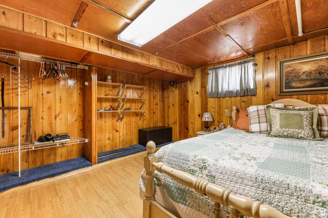 Large Closet Space | Image 15