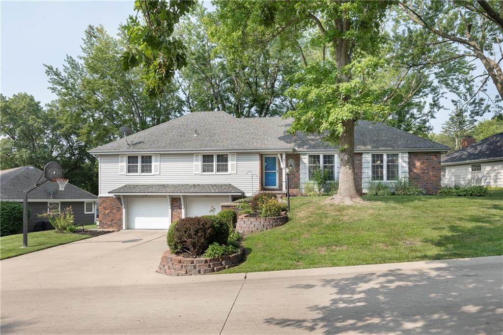 Briarwood Ln, Saint Joseph, MO 64506