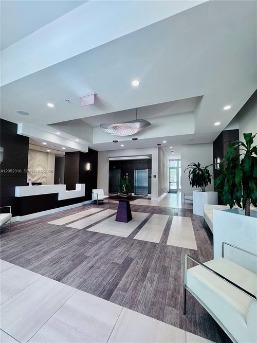 609-7661 Nw 107th Ave, Doral, FL, 33178-4622 | Card Image
