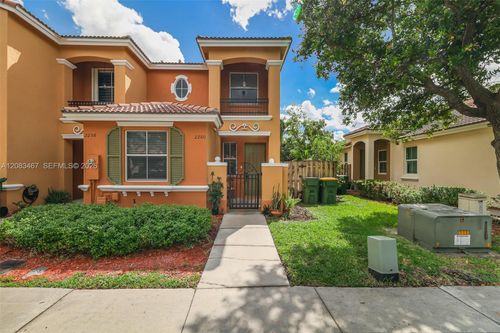 2260 Ne 42nd Cir, Homestead, FL, 33033-6611 | Card Image