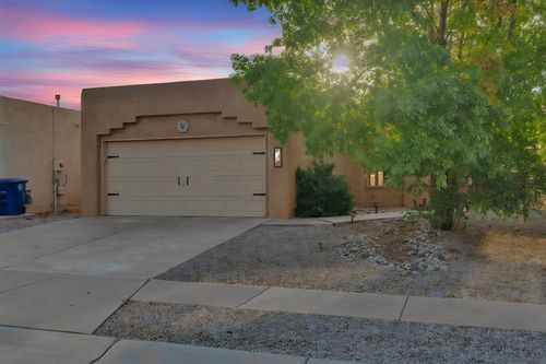 724 Nicklaus Dr Sw, Albuquerque, NM, 87121-6332 | Card Image