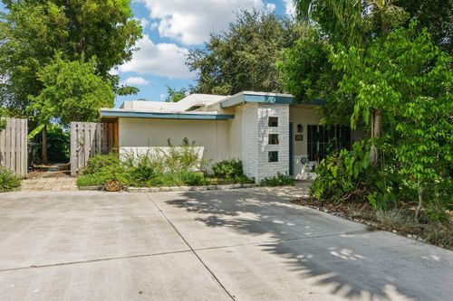 221 Ne 17th St, Delray Beach, FL, 33444-4139 | Card Image